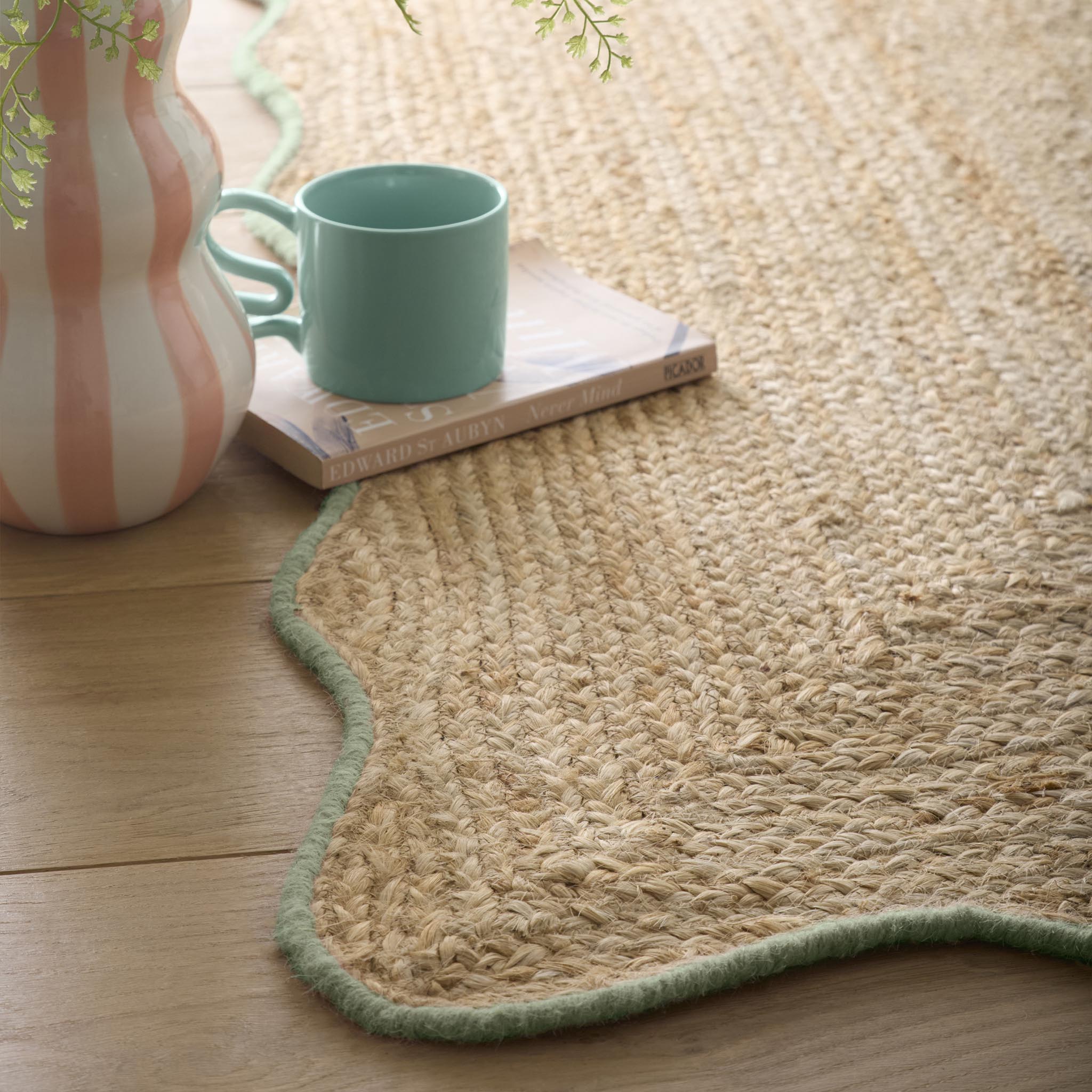 Origins Jute Scalloped Edge Green Rug - handmade