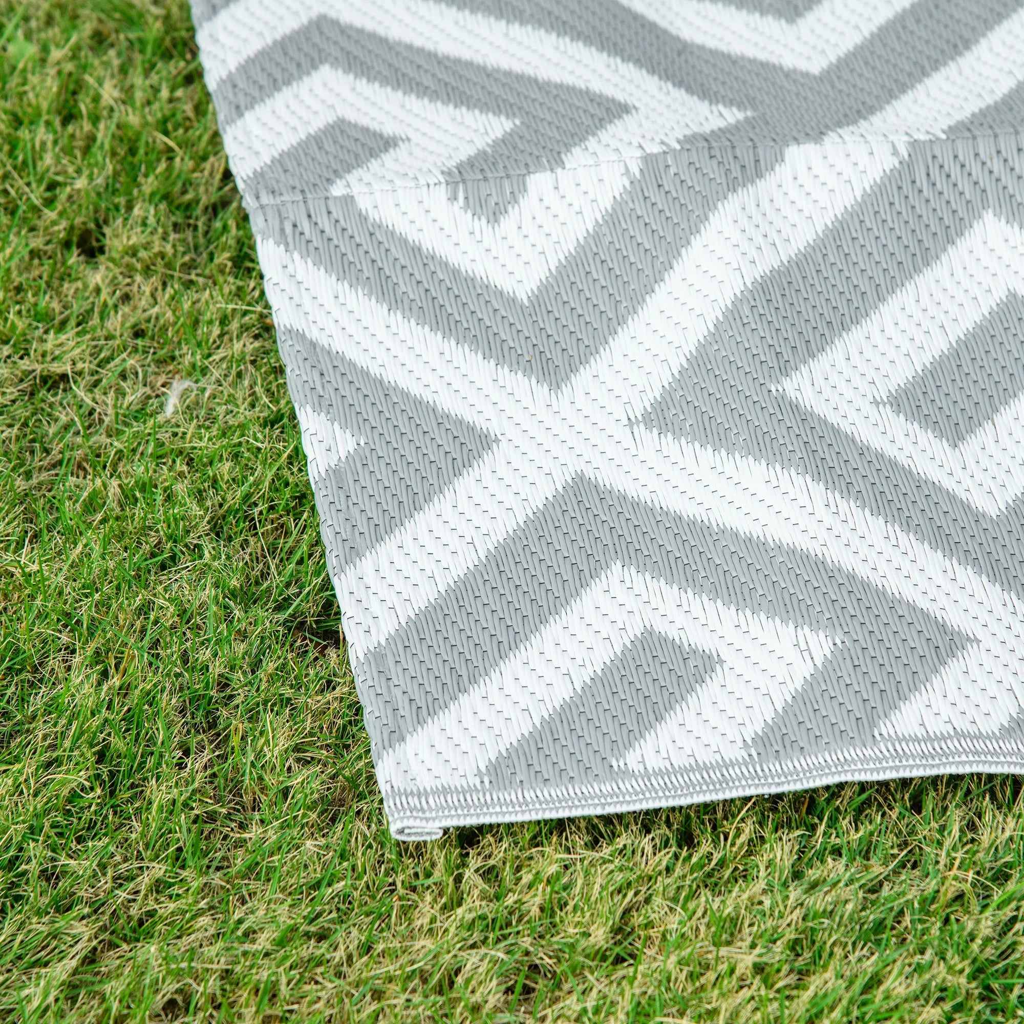 Outsunny Outdoor Reversible Rug - handmade