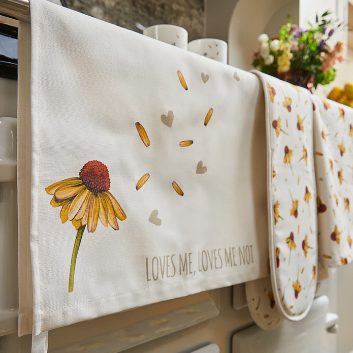 Hug Kitchen Tea Towel Design 1 Daisy 47x77 - handmade