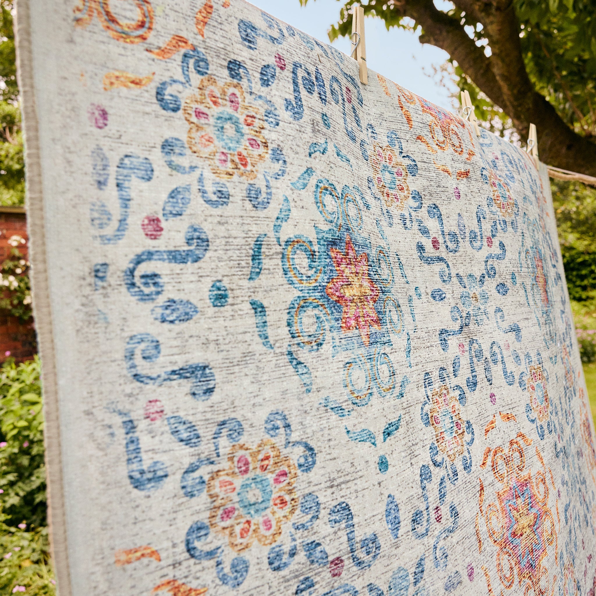 Hug Rug Eco-Washable Modern Damask - handmade