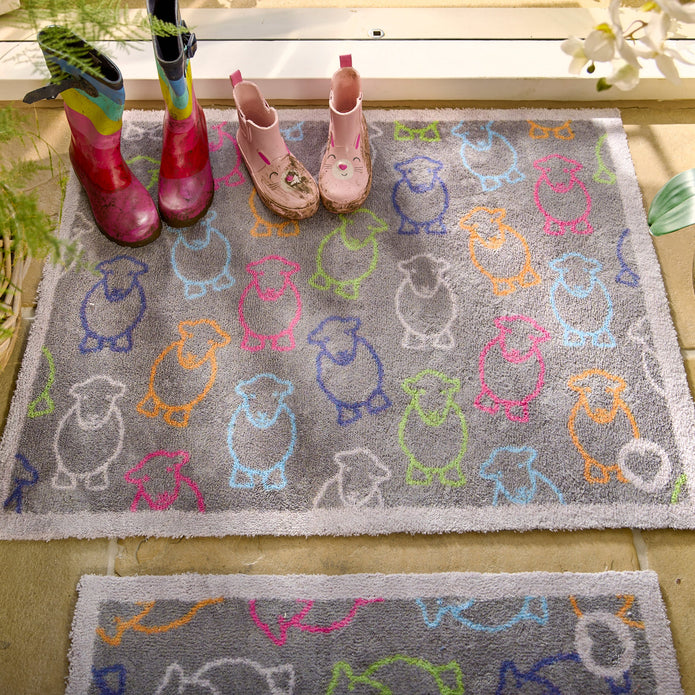 Hug Rug - Outline Herdy - handmade