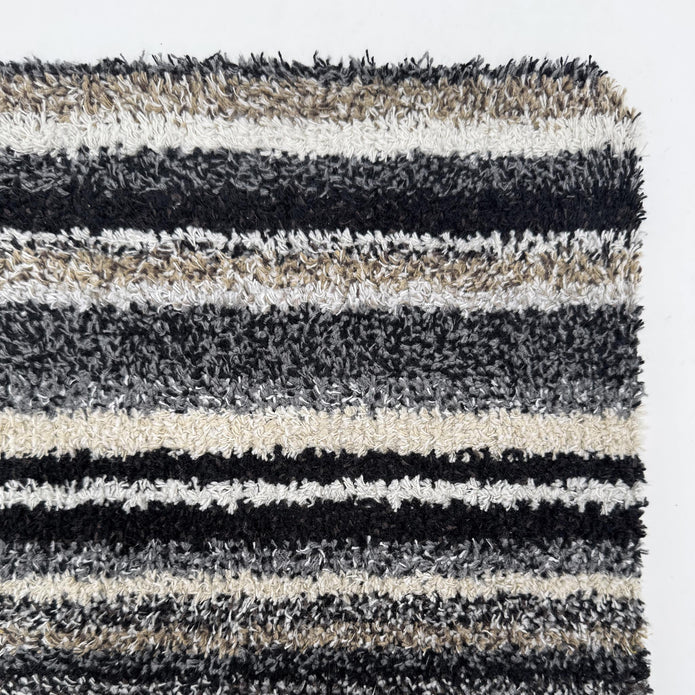 Hug Rug Plains Candy Monochrome - handmade