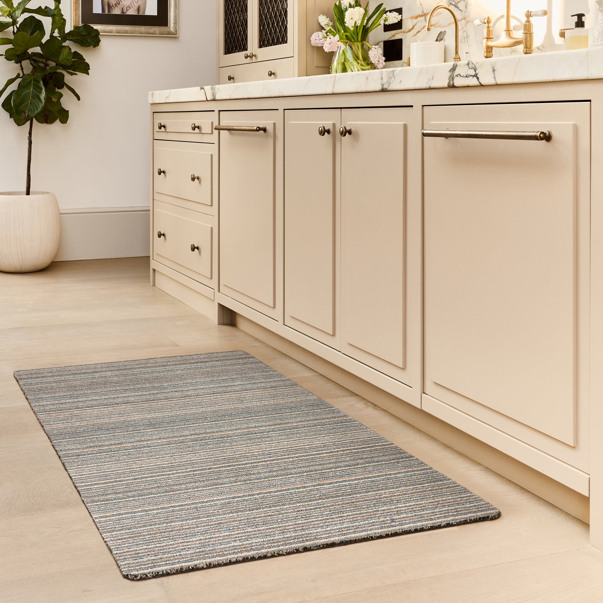 Hug Rug Plains Candy Sand - handmade