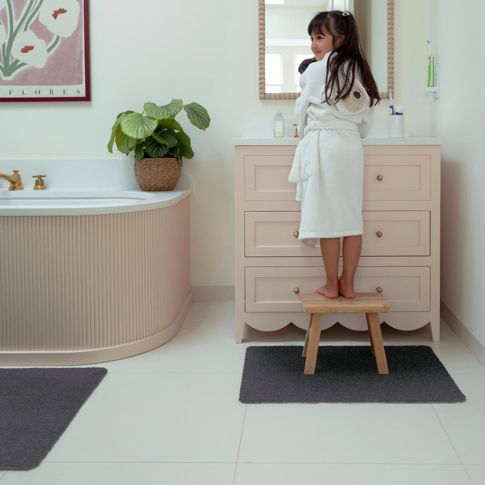 Hug Rug Sense Bath - Charcoal - handmade