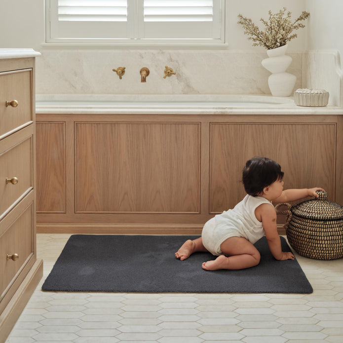 Hug Rug Sense Bath - Charcoal - handmade