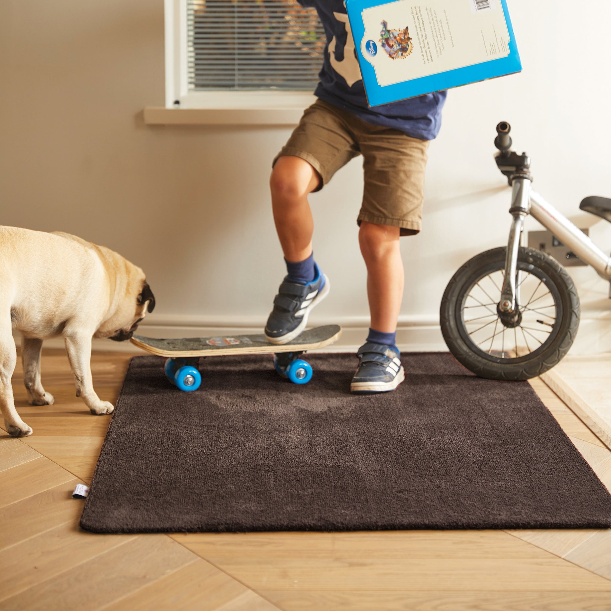 Hug Rug Sense - Clove Brown - handmade