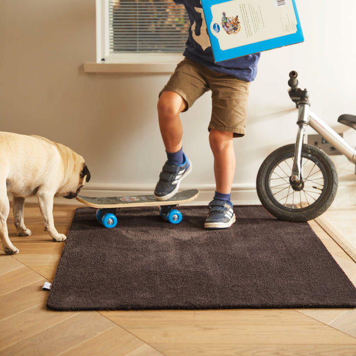 Hug Rug Sense - Clove Brown - handmade