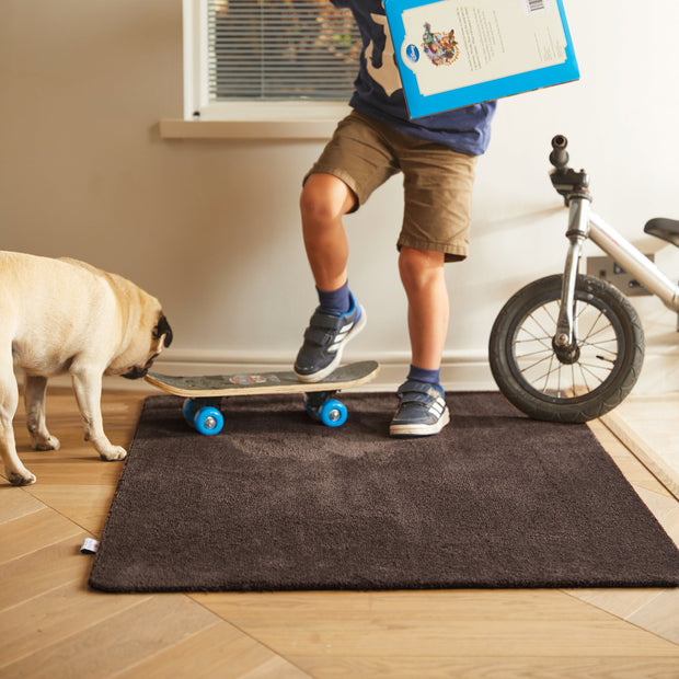 Hug Rug Sense - Clove Brown - handmade