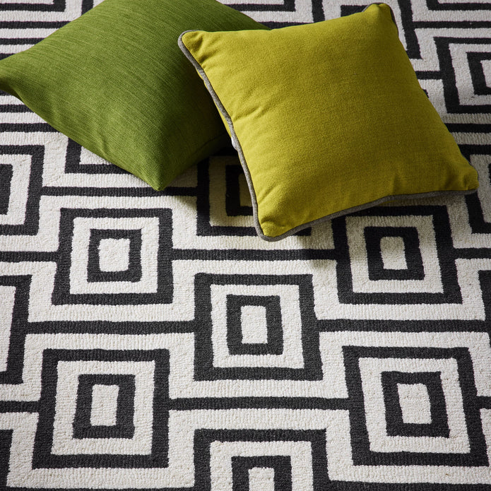 Origins Labyrinth Black/White - handmade